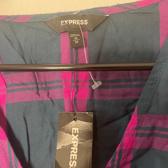 Express Pink and Blue Plaid Blouse Size M - Picture 5 of 6